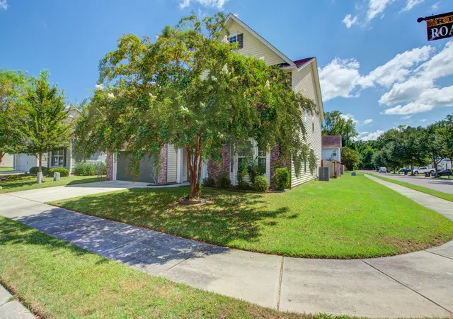 Photo 3 of Single family home for sale at 137 Roadster Row, Summerville, SC 29483 | MLS# 26025350 | Listing updated on 2026-09-11
