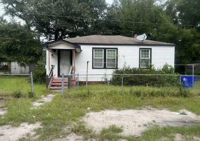 Photo 1 of Single family home for sale at 2125 Commander Rd, North Charleston, SC 29405 | MLS# 26026512 | Listing updated on 2026-10-27