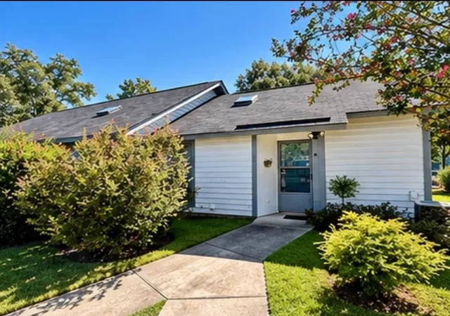 Photo 1 of House for sale at 7 Thomas Walter Cir #Right Side, Santee, SC 29142 | MLS# 26028255 | Listing updated on 2026-10-31