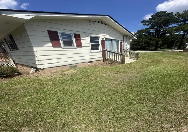 Photo 3 of Single family home for sale at 1113 Bens St, Mullins, SC 29574 | MLS# 26025483 | Listing updated on 2026-09-10