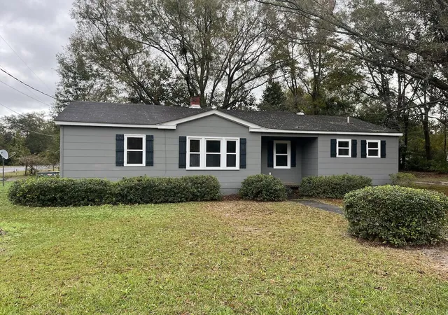 Photo 1 of Single family home for sale at 412 Live Oak St, Walterboro, SC 29488 | MLS# 26026368 | Listing updated on 2026-10-08