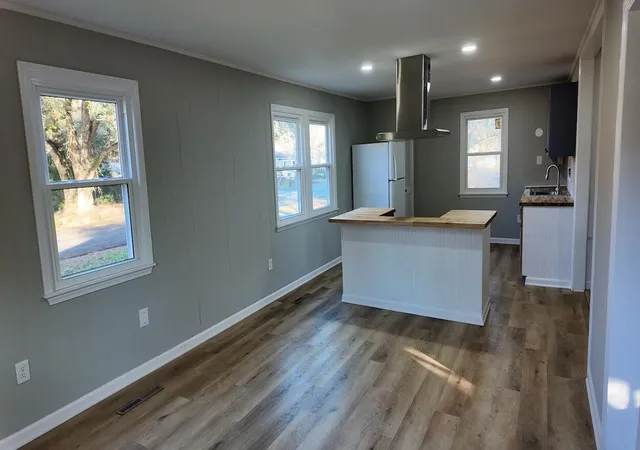 Photo 3 of Single family home for sale at 412 Live Oak St, Walterboro, SC 29488 | MLS# 26026368 | Listing updated on 2026-10-08