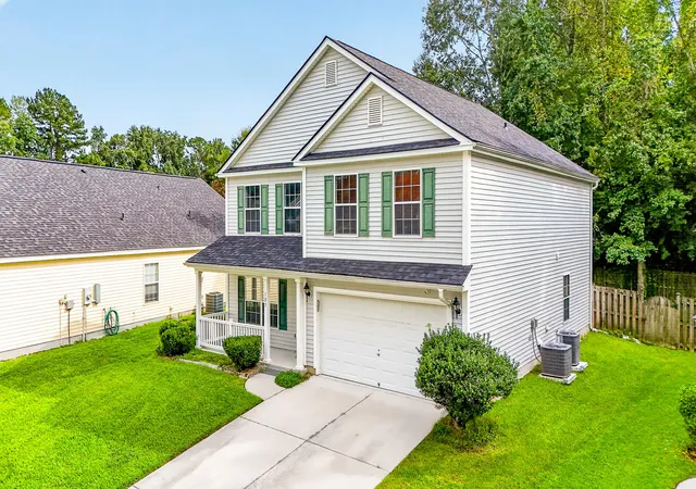 Photo 3 of Single family home for sale at 105 Sun Valley Ct, Summerville, SC 29483 | MLS# 26025366 | Listing updated on 2026-09-19