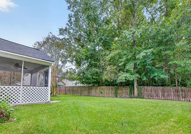 Photo 4 of Single family home for sale at 105 Sun Valley Ct, Summerville, SC 29483 | MLS# 26025366 | Listing updated on 2026-09-19