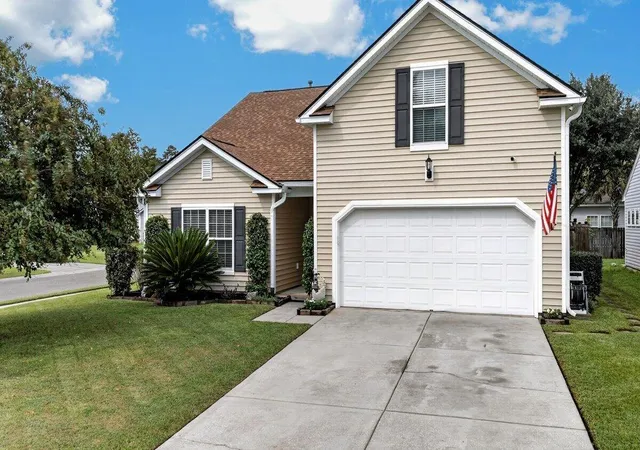 Photo 2 of Single family home for sale at 600 Parkwood Dr, Goose Creek, SC 29445 | MLS# 26024742 | Listing updated on 2026-09-14