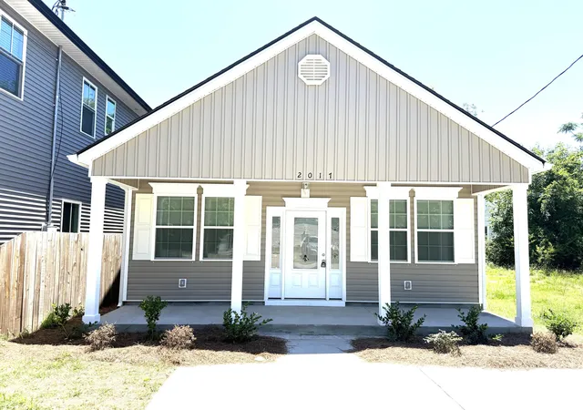 Photo 1 of Single family home for sale at 2017 Groveland Ave, North Charleston, SC 29405 | MLS# 26025210 | Listing updated on 2026-09-14