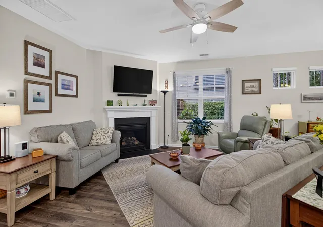 Photo 4 of Single family home for sale at 628 Kilarney Rd, Summerville, SC 29483 | MLS# 26025658 | Listing updated on 2026-09-17