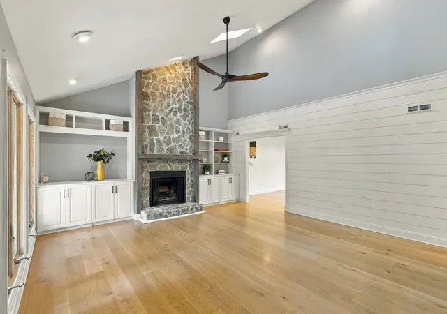 Photo 4 of Single family home for sale at 2321 Chairmaker Ct, Charleston, SC 29414 | MLS# 26026479 | Listing updated on 2026-09-28