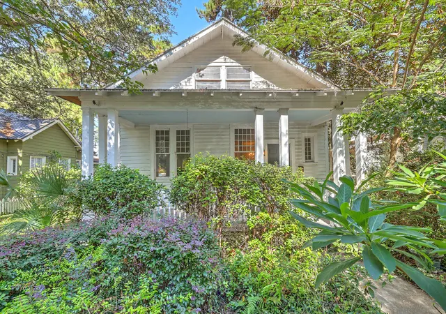 Photo 2 of Single family home for sale at 306 S Main St, Summerville, SC 29483 | MLS# 26027172 | Listing updated on 2026-10-15