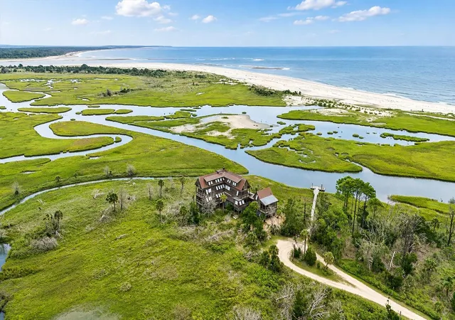 Photo 3 of Single family home for sale at 434 Pelican Flight Dr, Dewees Island, SC 29451 | MLS# 26025007 | Listing updated on 2026-09-10