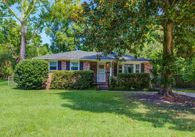Photo 1 of Single family home for sale at 5251 E Dolphin St, North Charleston, SC 29405 | MLS# 26026869 | Listing updated on 2026-10-21