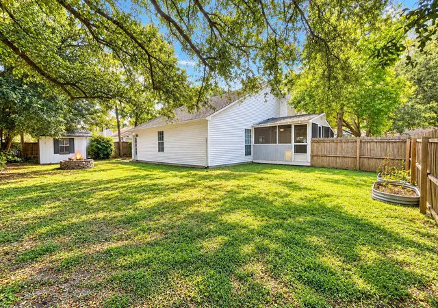 Photo 21 of Single family home for sale at 201 Regent St, Summerville, SC 29483 | MLS# 26025282 | Listing updated on 2026-09-08