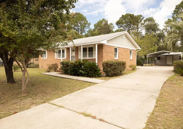 Photo 2 of Single family home for sale at 227 Carolina Cir, Walterboro, SC 29488 | MLS# 26025568 | Listing updated on 2026-10-16