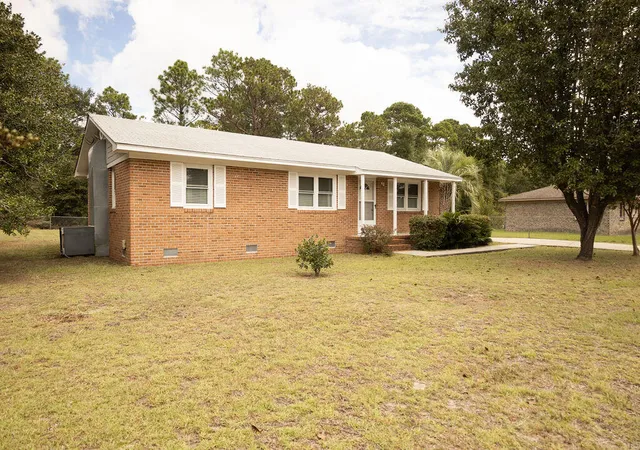 Photo 3 of Single family home for sale at 227 Carolina Cir, Walterboro, SC 29488 | MLS# 26025568 | Listing updated on 2026-10-16