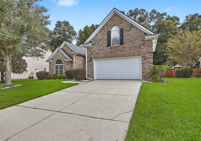 Photo 3 of Single family home for sale at 112 Spring Meadows Dr, Summerville, SC 29485 | MLS# 26026090 | Listing updated on 2026-09-18