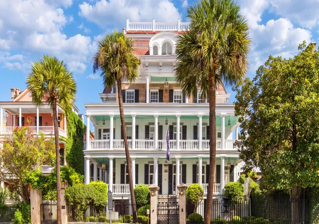Photo 1 of Single family home for sale at 20 S Battery St, Charleston, SC 29401 | MLS# 26025378 | Listing updated on 2026-09-09
