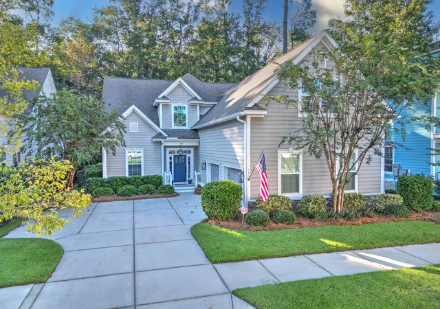 Photo 1 of Single family home for sale at 195 Donning Dr, Summerville, SC 29483 | MLS# 26027990 | Listing updated on 2026-10-16