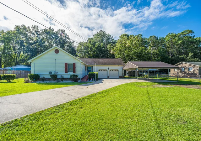 Photo 1 of Single family home for sale at 112 King St, Summerville, SC 29483 | MLS# 26025337 | Listing updated on 2026-09-16