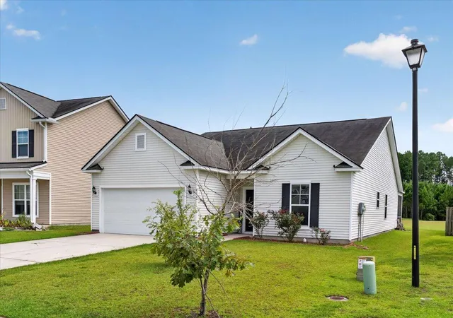 Photo 3 of Single family home for sale at 454 Sanctuary Park Dr, Summerville, SC 29486 | MLS# 26025758 | Listing updated on 2026-09-30
