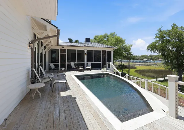 Photo 3 of Single family home for sale at 17 Waterway Is Dr, Isle Of Palms, SC 29451 | MLS# 26024890 | Listing updated on 2026-09-16