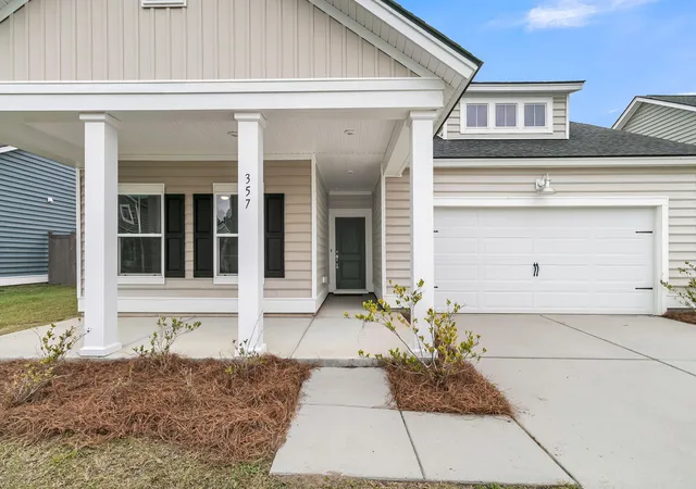 Photo 3 of Single family home for sale at 357 Garden Lily Ln, Summerville, SC 29485 | MLS# 26025001 | Listing updated on 2026-09-17
