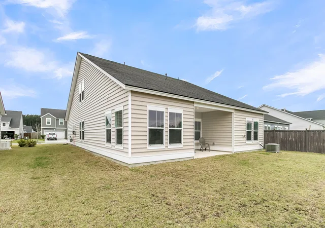 Photo 4 of Single family home for sale at 357 Garden Lily Ln, Summerville, SC 29485 | MLS# 26025001 | Listing updated on 2026-09-17