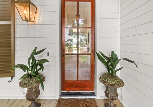 Photo 2 of Single family home for sale at 28 Sheffield Ave, Beaufort, SC 29907 | MLS# 26024721 | Listing updated on 2026-09-07
