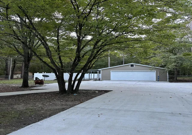Photo 11 of Single family home for sale at 1303 Cleveland St, Elloree, SC 29047 | MLS# 26027470 | Listing updated on 2026-10-03