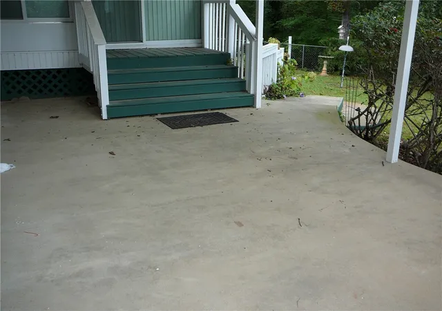 Photo 3 of Single family home for sale at 11 Waterford Pt, Iva, SC 29655 | MLS# 20293073 | Listing updated on 2026-09-01