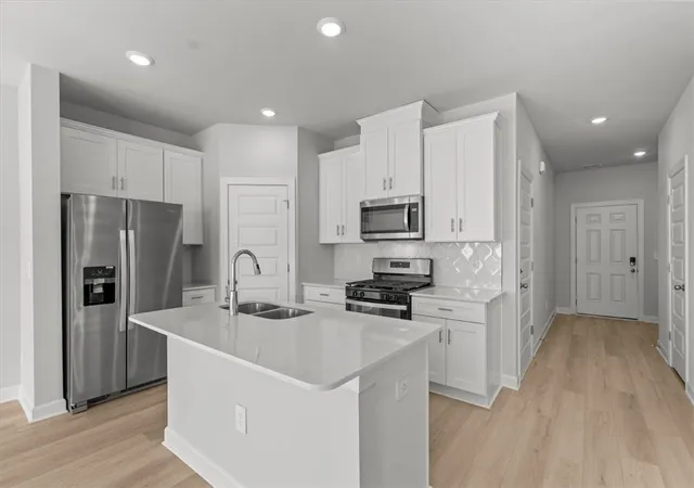 Photo 3 of Townhouse for sale at 402 Blissful Ct, Taylors, SC 29687 | MLS# 20293493 | Listing updated on 2026-09-14