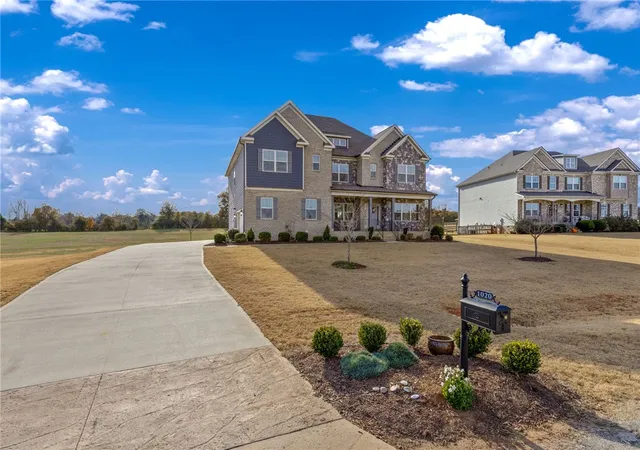 Photo 2 of Single family home for sale at 1020 Omega Farms Ln, Williamston, SC 29697 | MLS# 20295270 | Listing updated on 2026-09-05