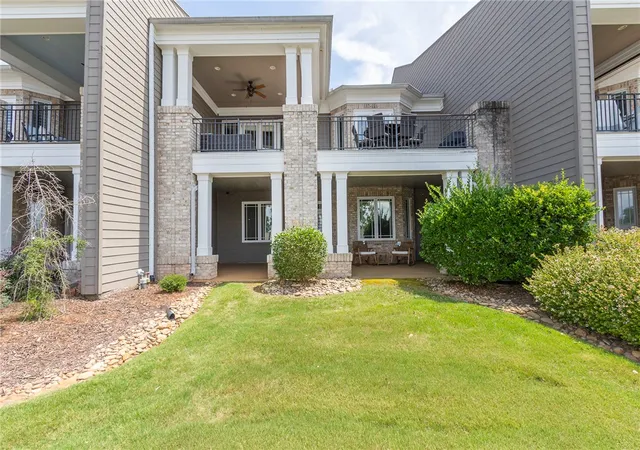 Photo 2 of Townhouse for sale at 122 Regatta Dr, Anderson, SC 29625 | MLS# 20296226 | Listing updated on 2026-09-11