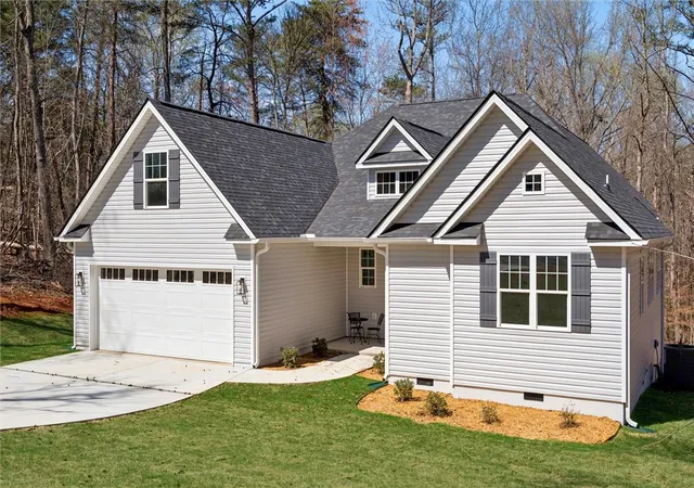 Photo 2 of Single family home for sale at 103 Bunker Ln, Westminster, SC 29693 | MLS# 20296853 | Listing updated on 2026-09-04
