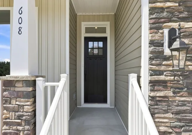 Photo 3 of Single family home for sale at 608 Hidden Crk Ct, Seneca, SC 29678 | MLS# 20297527 | Listing updated on 2026-09-18