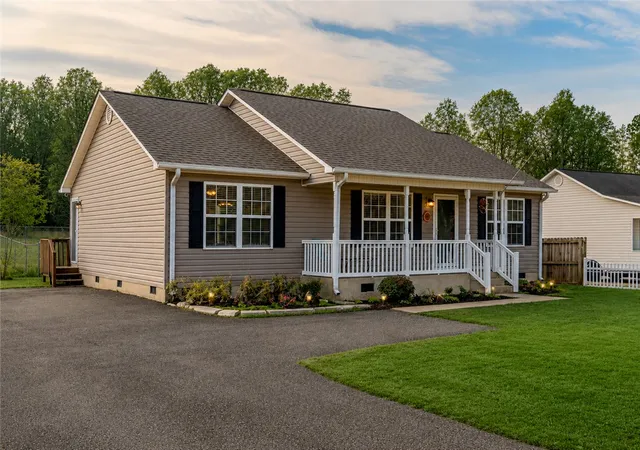 Photo 2 of Single family home for sale at 804 Clark Rd, Inman, SC 29349 | MLS# 20297934 | Listing updated on 2026-09-21
