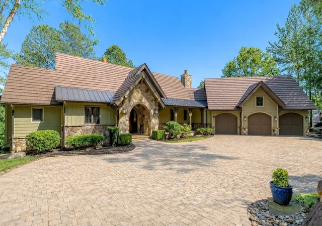 Photo 2 of Single family home for sale at 215 Long Ridge Rd, Sunset, SC 29685 | MLS# 20297977 | Listing updated on 2026-10-27