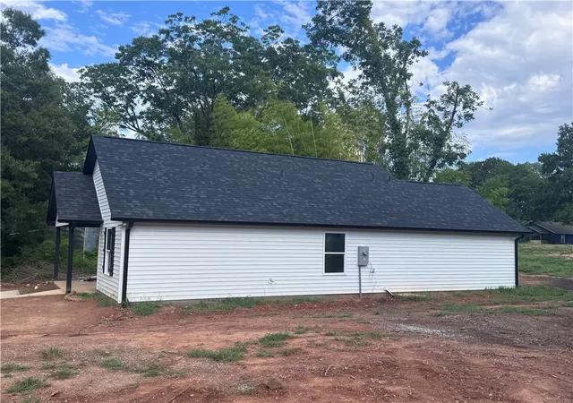 Photo 3 of Single family home for sale at 502 Thomas St, Anderson, SC 29624 | MLS# 20298006 | Listing updated on 2026-09-10