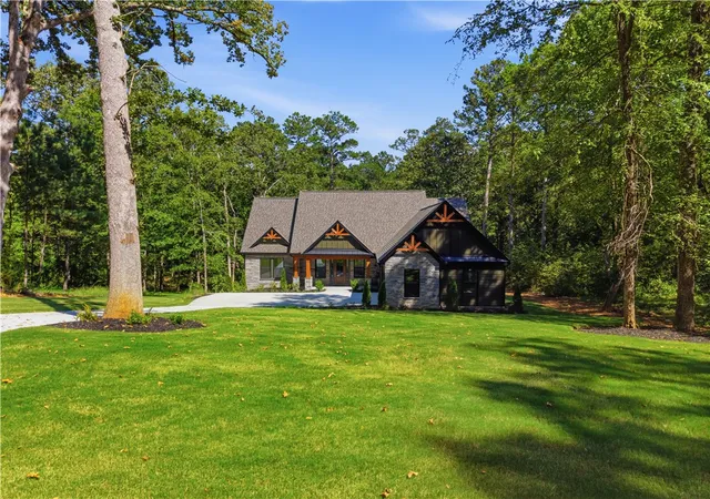 Photo 3 of Single family home for sale at 106 Polo Ct, Ninety Six, SC 29666 | MLS# 20298147 | Listing updated on 2026-09-04