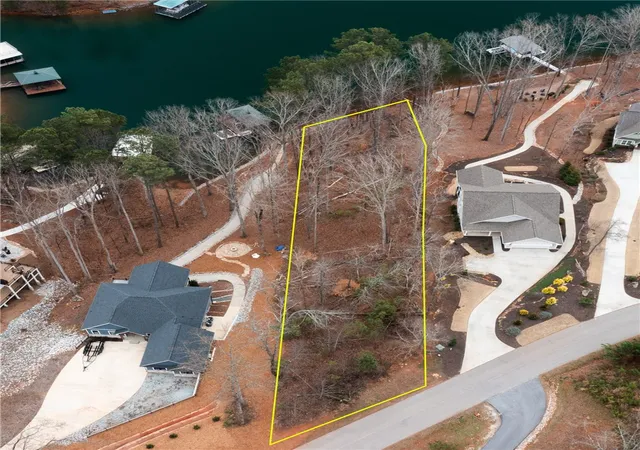 Photo 1 of Land for sale at Lot 17 Retreat Pointe Rd, West Union, SC 29696 | MLS# 20297955 | Listing updated on 2026-09-08