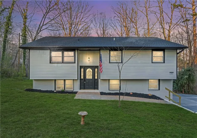 Single family home for sale at 319 Catawba Cir, Seneca, SC 29672 | MLS# 20298918