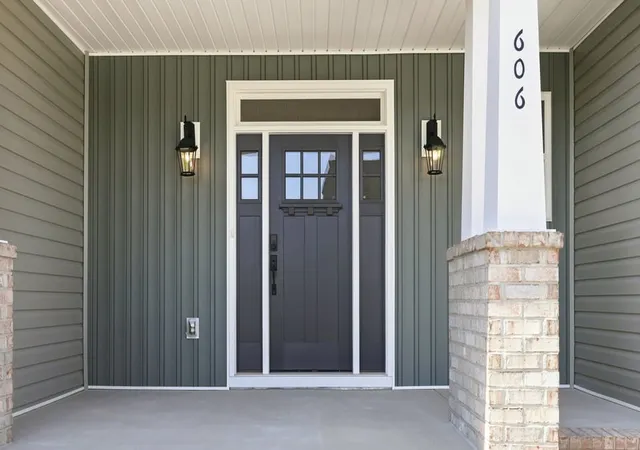 Photo 3 of Single family home for sale at 606 Hidden Crk Ct, Seneca, SC 29678 | MLS# 20299403 | Listing updated on 2026-10-01