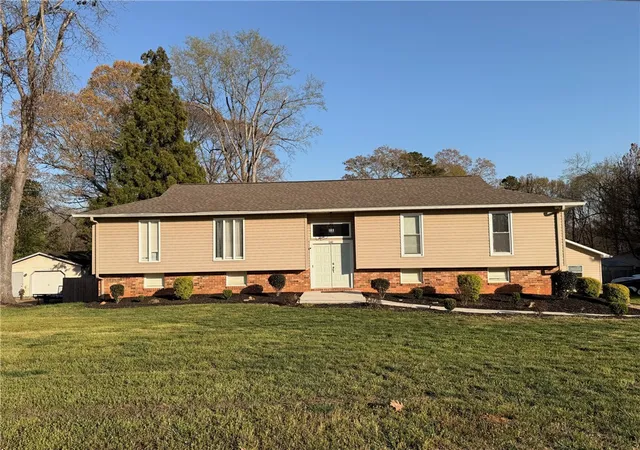 Photo 1 of Single family home for sale at 141 Poinsettia Dr, Easley, SC 29642 | MLS# 20299517 | Listing updated on 2026-09-02