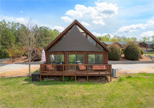 Photo 1 of Single family home for sale at 1 Kitty Hawk Ln, Six Mile, SC 29682 | MLS# 20299653 | Listing updated on 2026-09-11