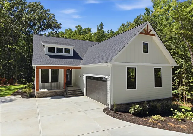 Photo 2 of Single family home for sale at 106 Armory Ct, Ninety Six, SC 29666 | MLS# 20300020 | Listing updated on 2026-09-14