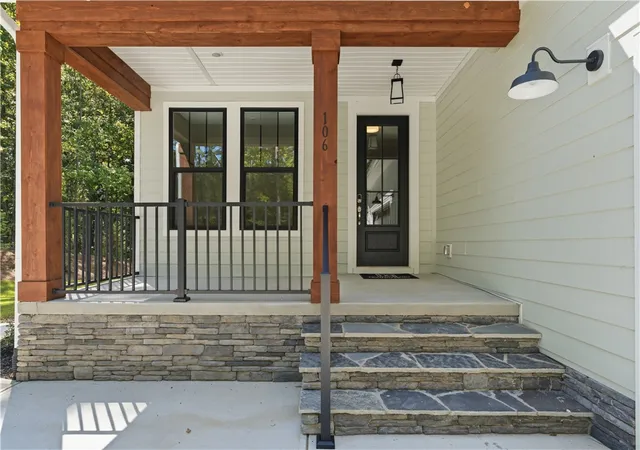 Photo 4 of Single family home for sale at 106 Armory Ct, Ninety Six, SC 29666 | MLS# 20300020 | Listing updated on 2026-09-14