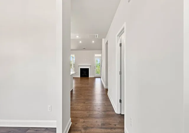 Photo 4 of Single family home for sale at 701 Hidden Crk Ct, Seneca, SC 29678 | MLS# 20300033 | Listing updated on 2026-09-18