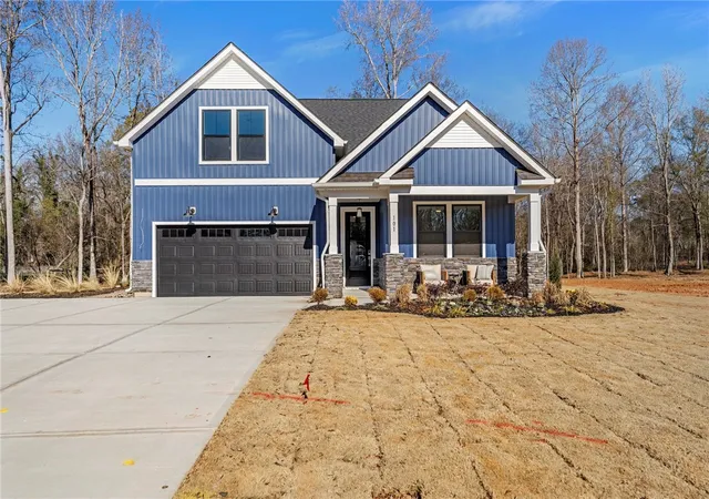 Photo 1 of Single family home for sale at 605 Autumn Ml Dr, Seneca, SC 29678 | MLS# 20300303 | Listing updated on 2026-09-04