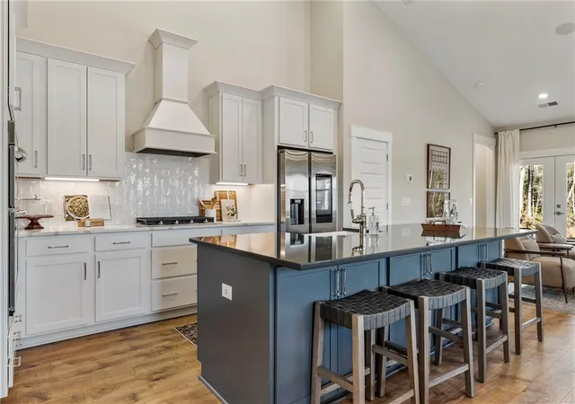 Photo 4 of Single family home for sale at 605 Autumn Ml Dr, Seneca, SC 29678 | MLS# 20300303 | Listing updated on 2026-09-04