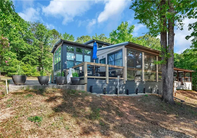 Photo 3 of Manufactured home for sale at 604 N Fleetwood Ln, Fair Play, SC 29643 | MLS# 20300591 | Listing updated on 2026-09-12