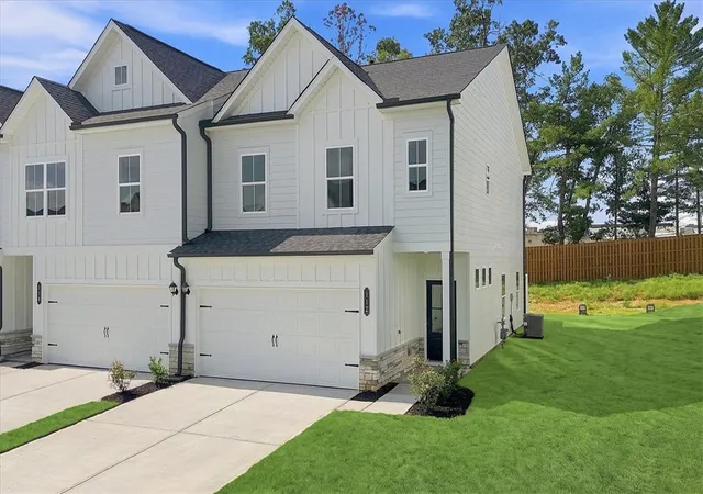 Photo 2 of Sale Pending at 112 Brass Tack Dr, Greenville, SC 29611 | MLS# 20300485 | Listing updated on 2026-09-16